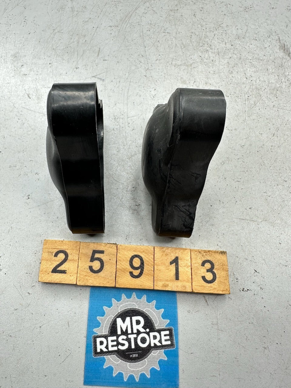 Kawasaki Z1300 KZ1300 '79-82' ZG1300 Pair of swingarm Covers 14025-1087