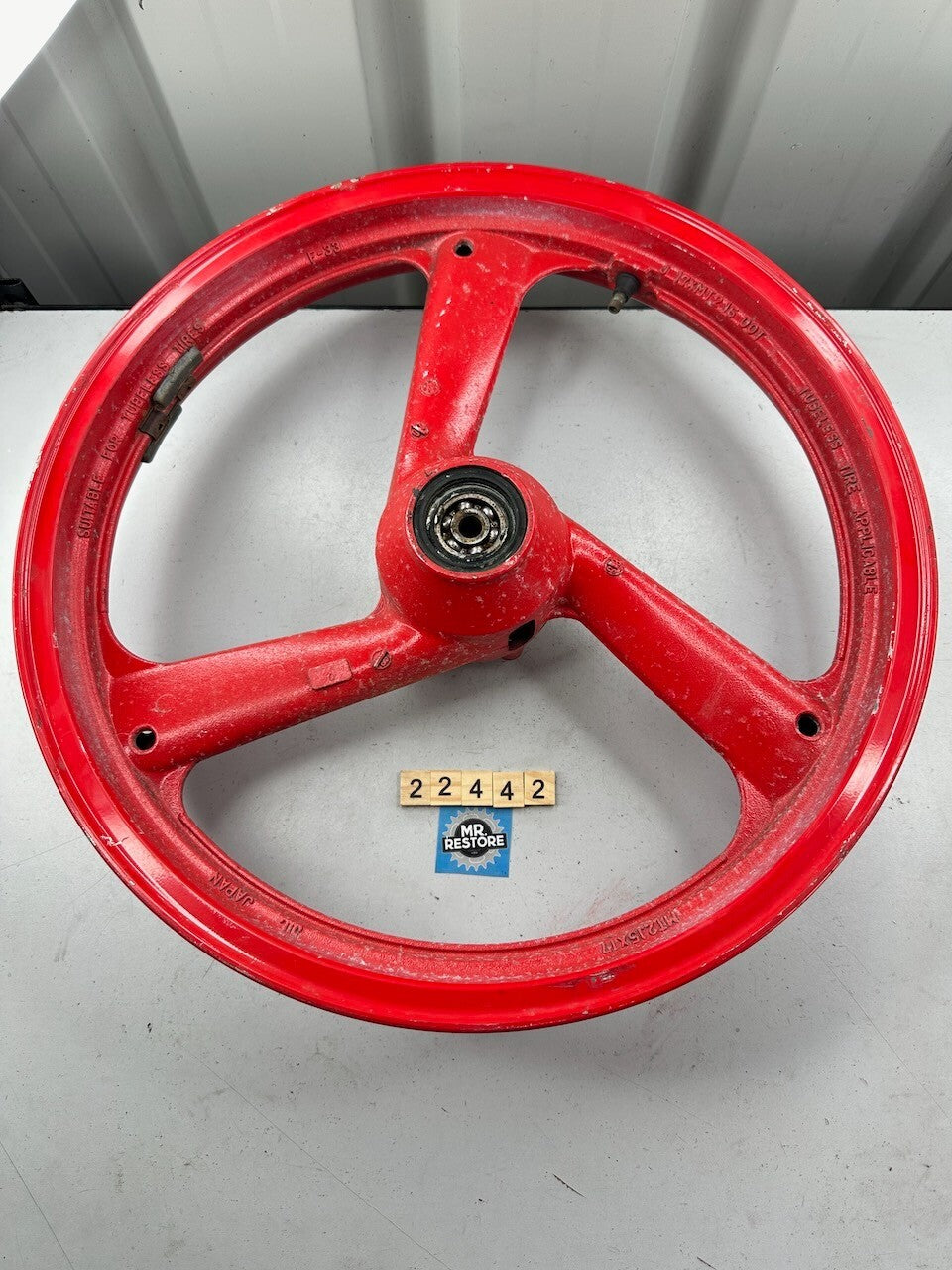 Yamaha TZR250 1KT 2MA Front Wheel 17 x 2.15 (F-33)