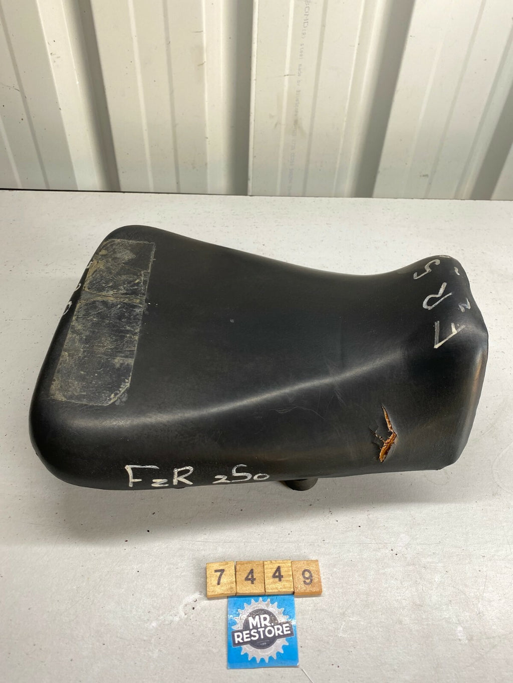 Yamaha FZR250 2KR 3HX Riders Pilot Seat 2KR-24710 - 3HX-24710