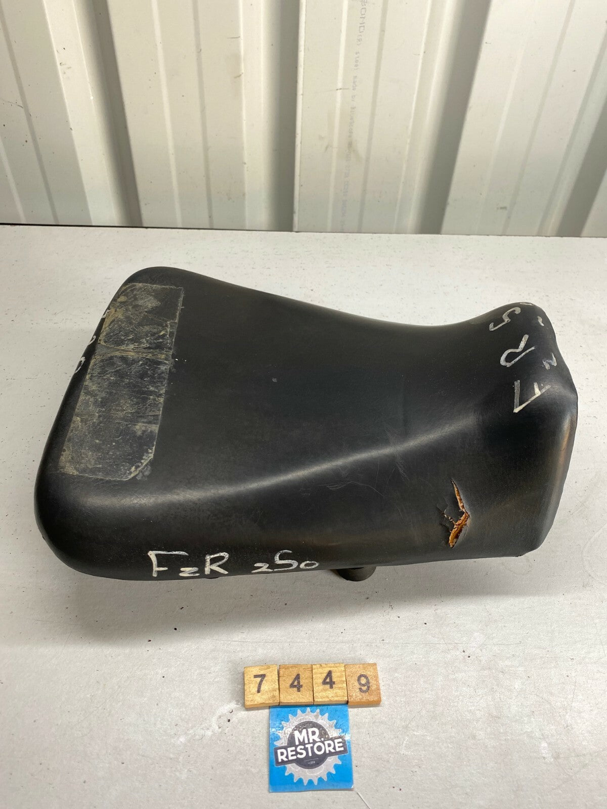 Yamaha FZR250 2KR 3HX Riders Pilot Seat 2KR-24710 - 3HX-24710