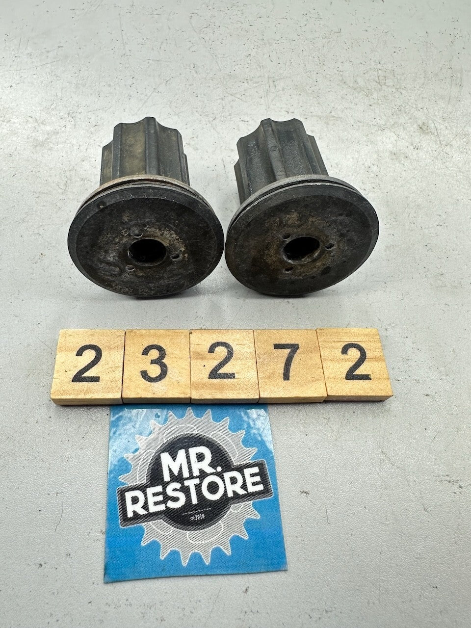 Yamaha XS1100 XJ1100 XVZ1200 Engine Mount Damper 3 (pair) - 2H7-15336