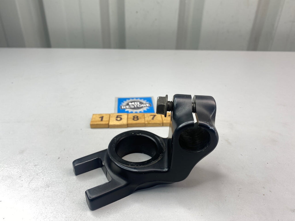 Kawasaki GPZ1100 ZX R/H Handlebar Mount 32mm