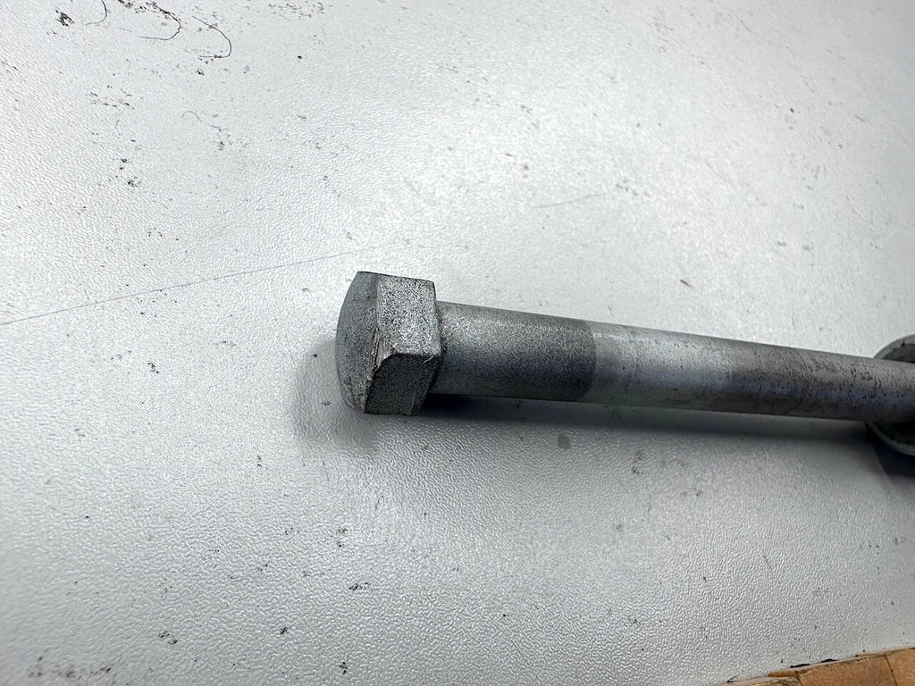 Yamaha V90 T 1982 Front Wheel Axle Bolt, Spacer & Nut