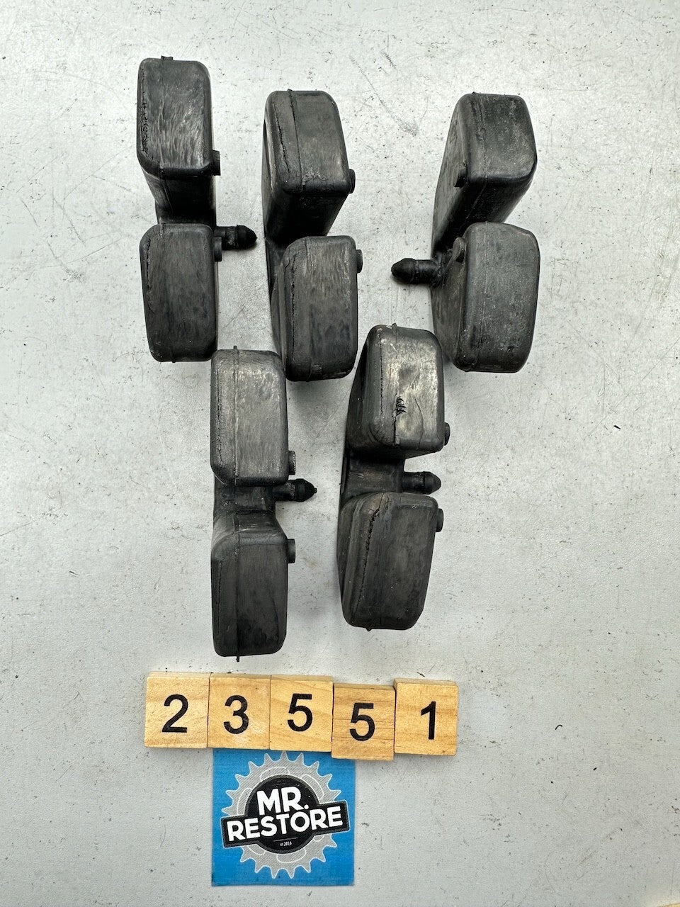 Suzuki GSF600 GSF250 Bandit GSXR400 GSX400 GSX250 Across - Rear Cush Rubber (x5)