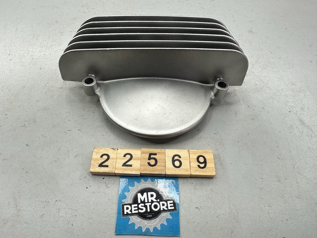 Yamaha XV250 XV240 Virago Cylinder Head Side Cover 3 - 2UJ-11185