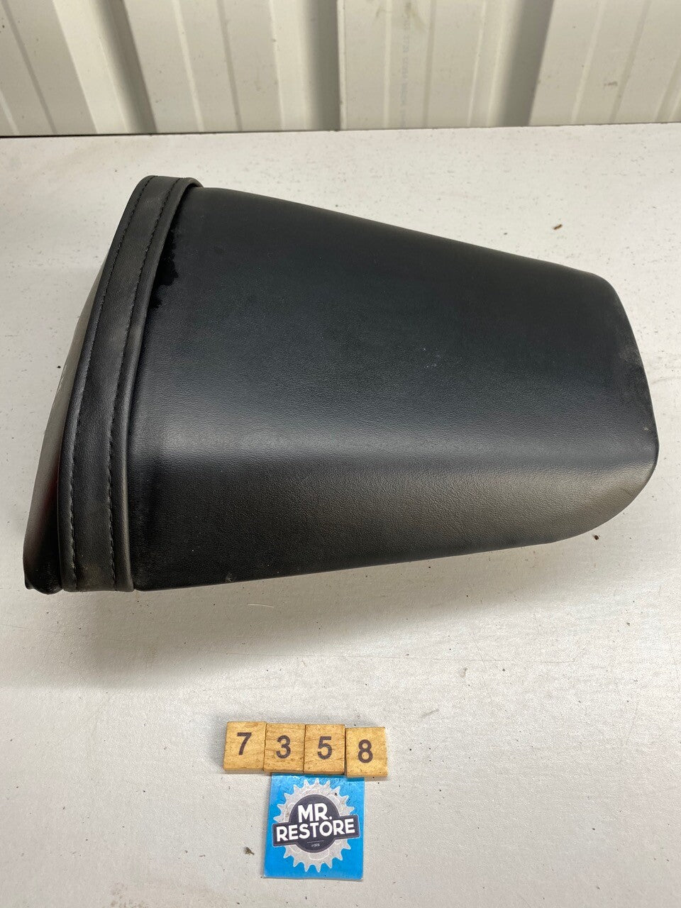 Honda 600F Pillion Seat - MBW