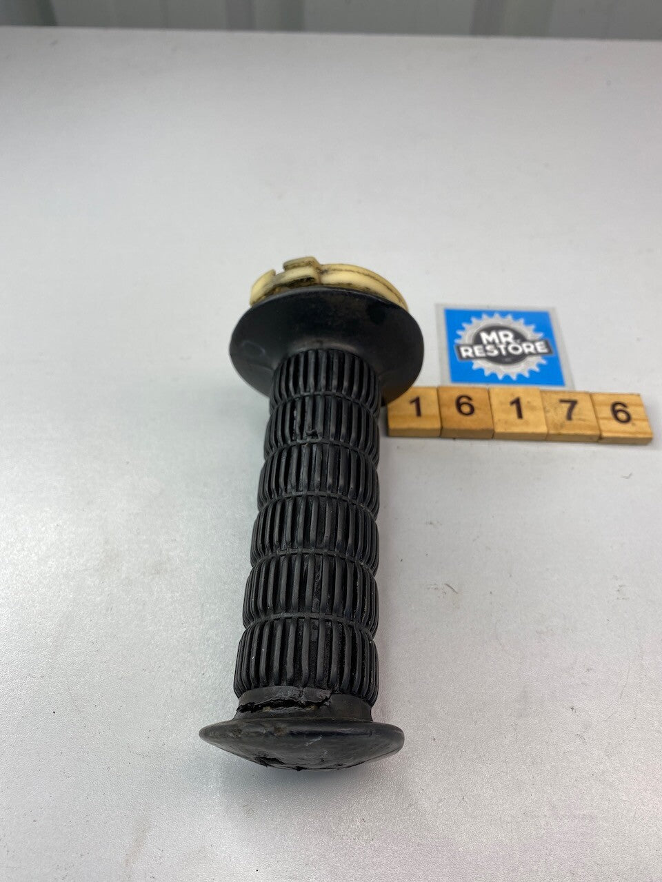 Kawasaki F2 FII 250 1966-68 Throttle Tube & Grip