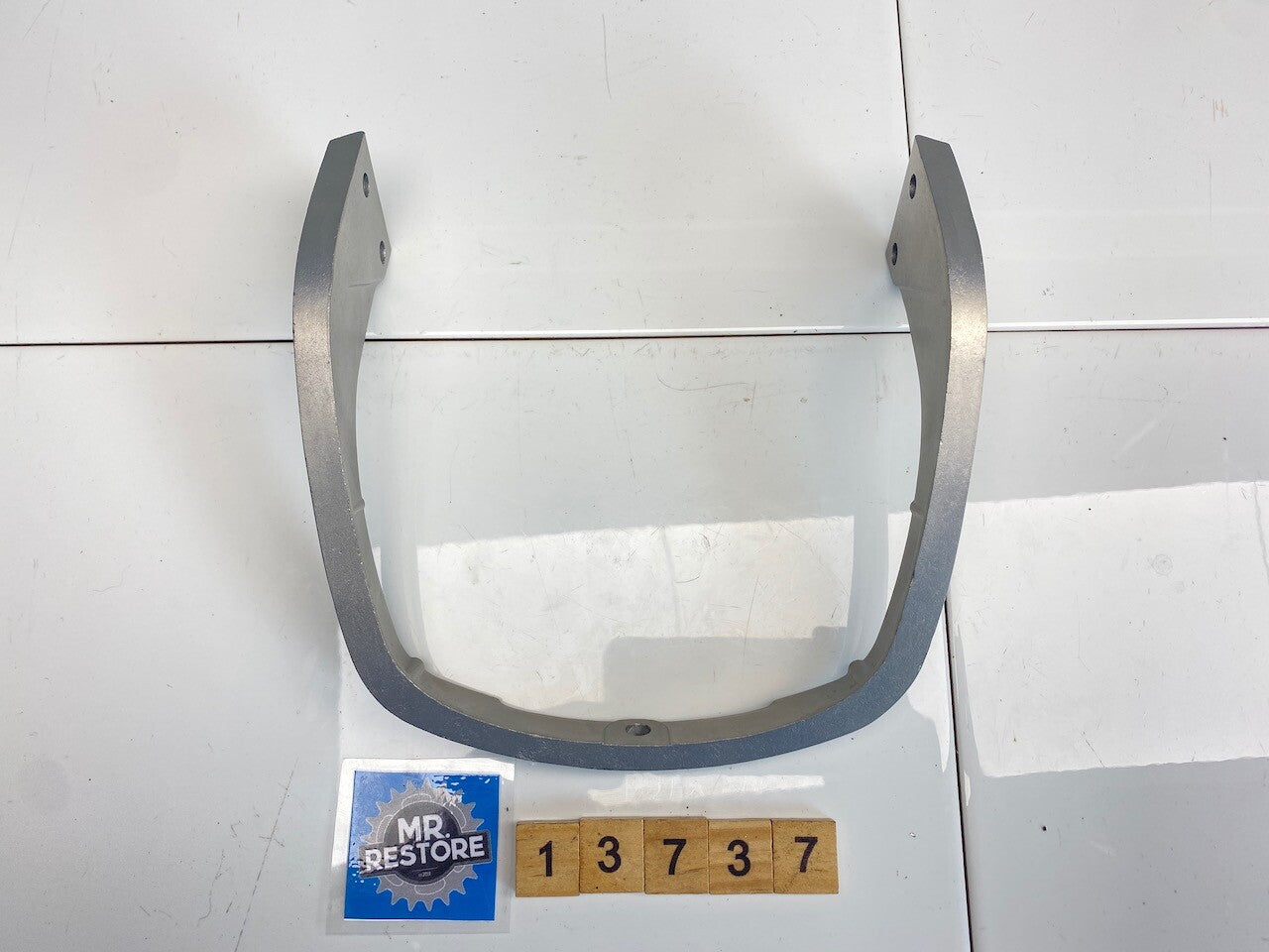 Kawasaki GPZ900R GPZ750R Front Mudguard Brace - Reconditioned