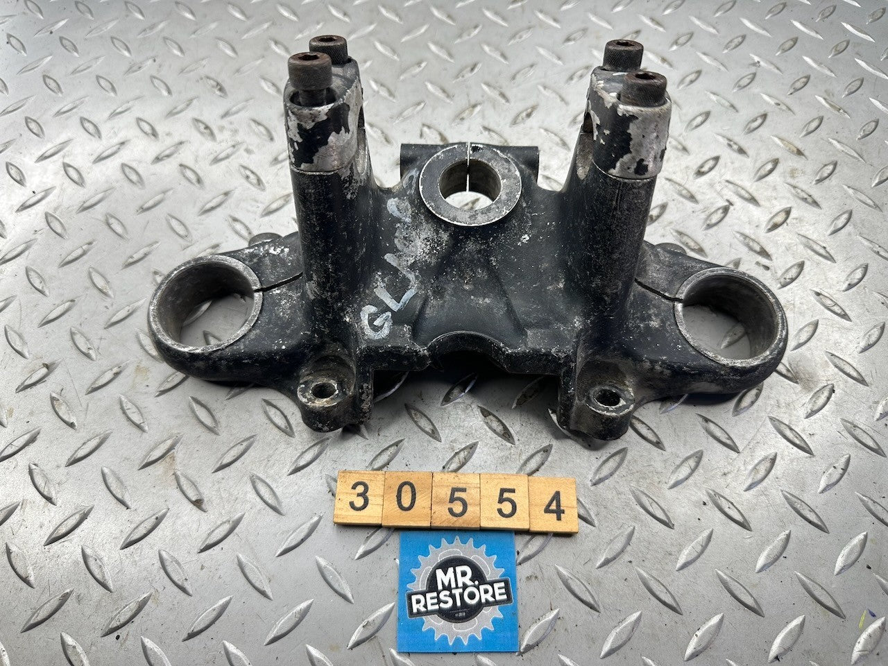 Honda GL1000 75-79 Upper Fork Clamp Top Bridge Steering Stem 53230-371-000ZA