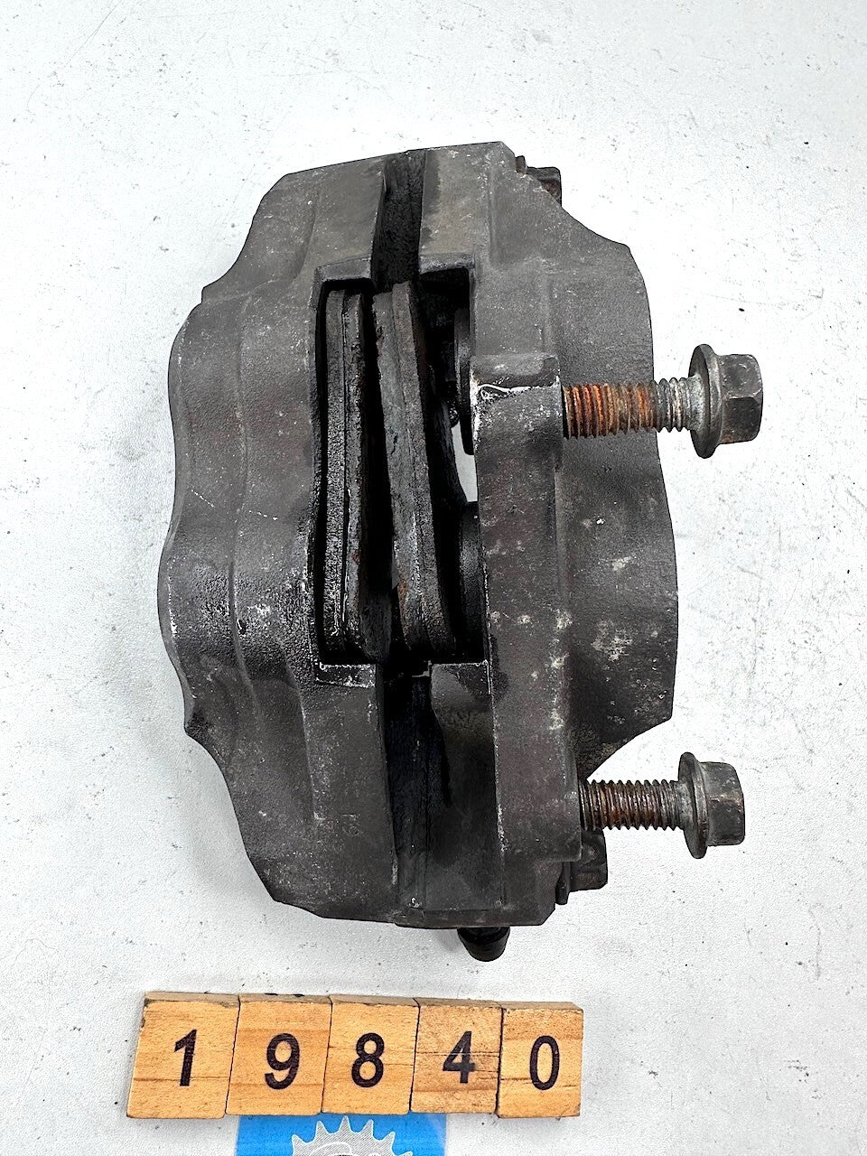 Honda CBR900RR Fireblade 1994-95 R/H Front Brake Calliper 45200-MW0-036