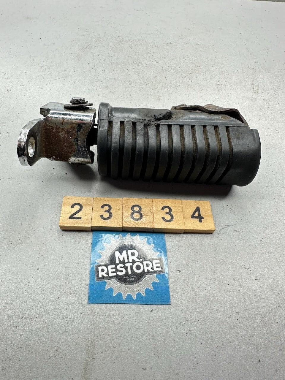 Honda CB750 '79-82' Left Footrest Peg & Rubber 50630-438