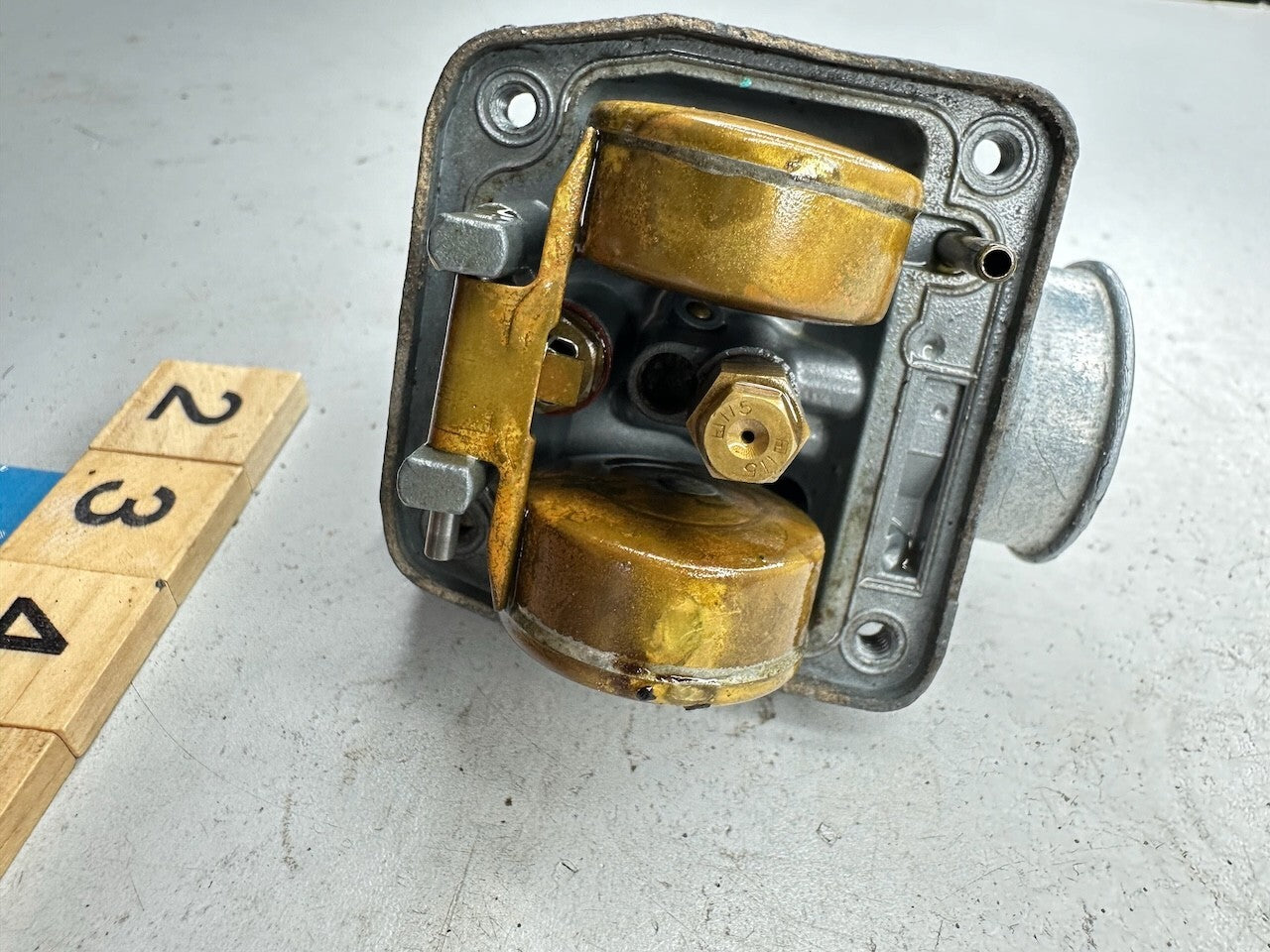 Yamaha V90 T OEM Mikuni Carburettor Carb (Fully functional)