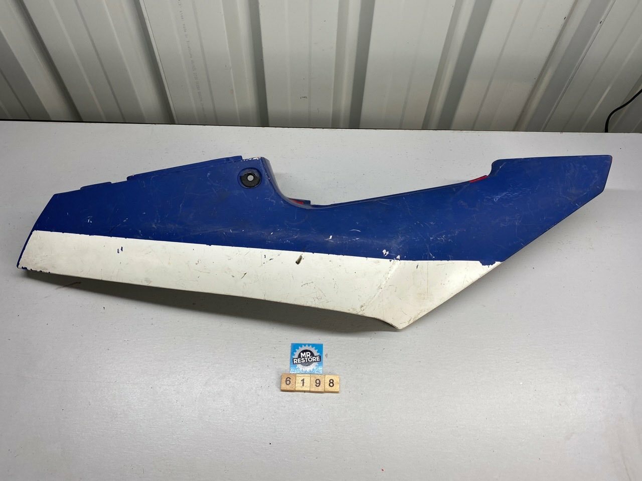 Suzuki RGV 250 R/H Side Cover 47111-12C0