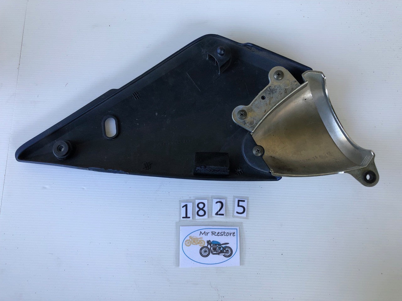 SUZUKI GSF1200 Bandit 05 R/H Frame cover