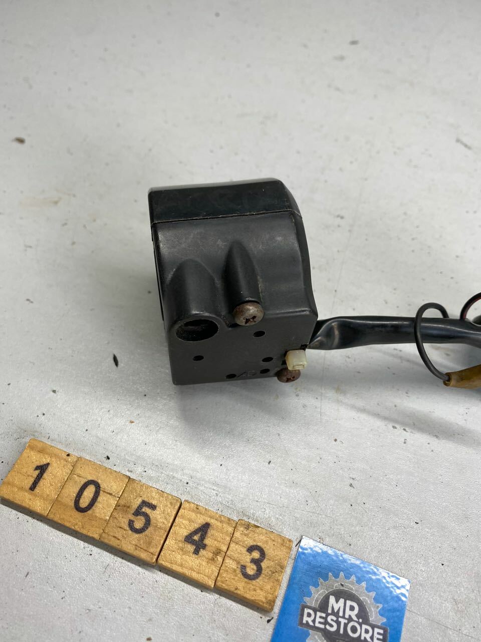Suzuki R/H Switch GSX250F 37200-34C30