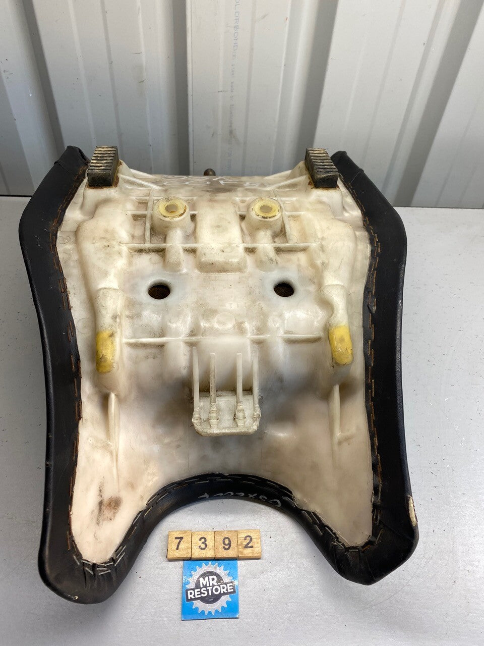 Suzuki GSX600F Riders Seat 1989 45111-19000