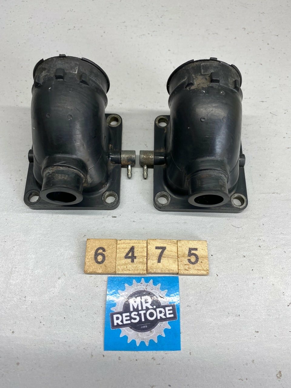 Yamaha RD500LC RZ500 RZV500R Intake Manifolds (Pair) OEM 47X-13555 47X-13565 