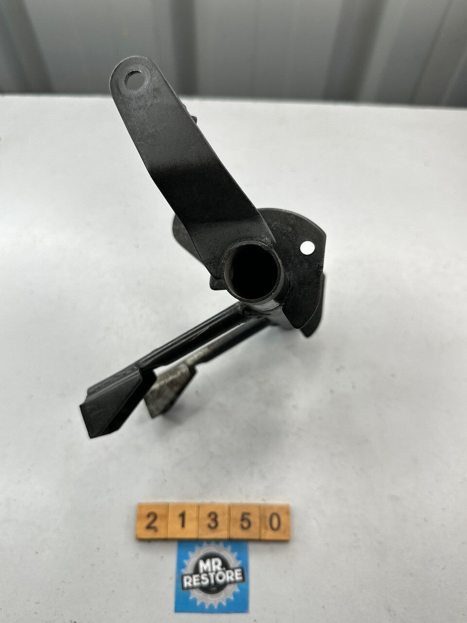 Yamaha TZR250 1986-88 1KT 2MA Fuel Tank Stay 1 Bracket - 1KT-24115