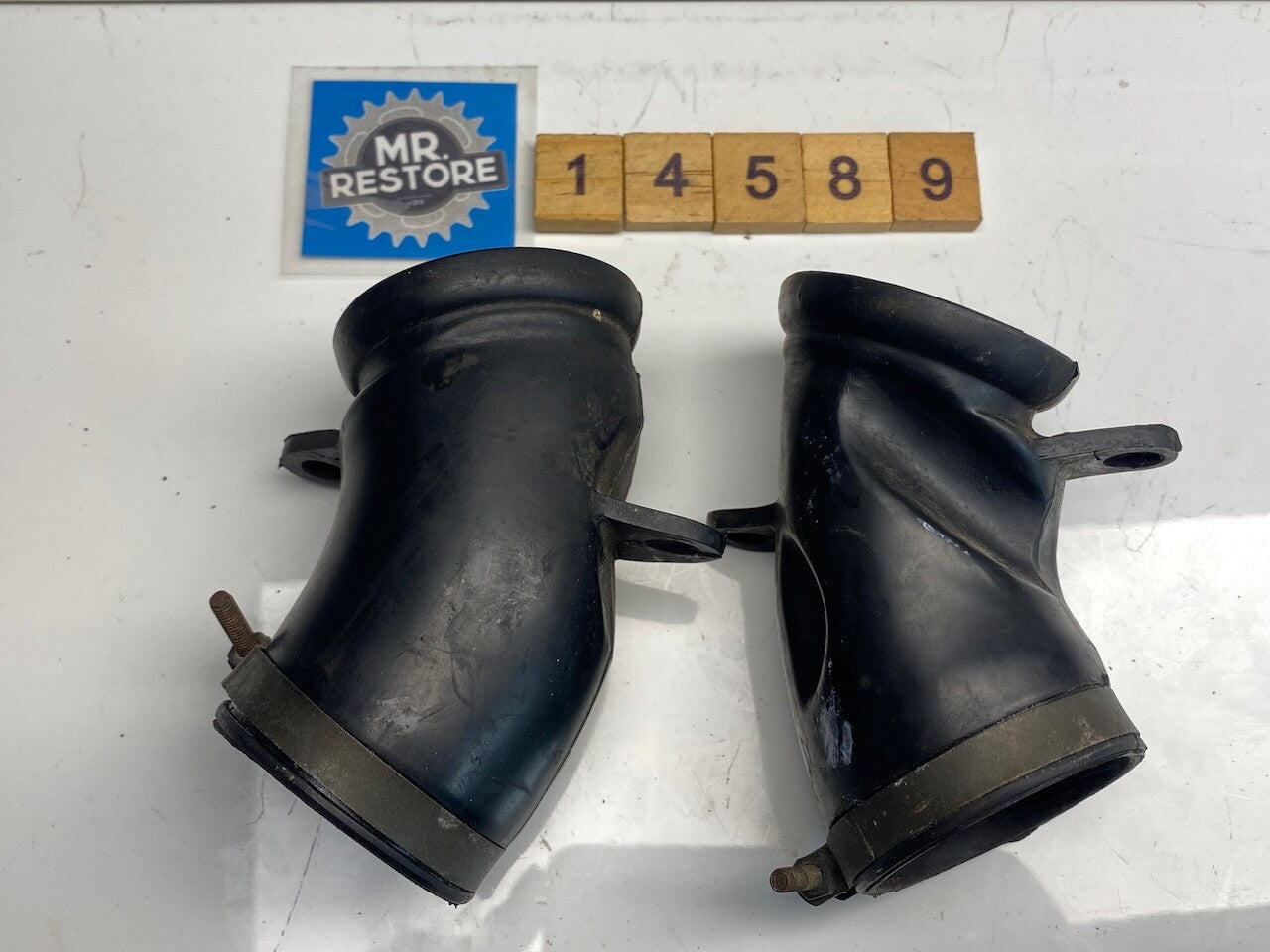 Yamaha FZR600 Pair of Air Ducts 1 & 2 & Clips - 3EN-2838N & 3EN-2838R
