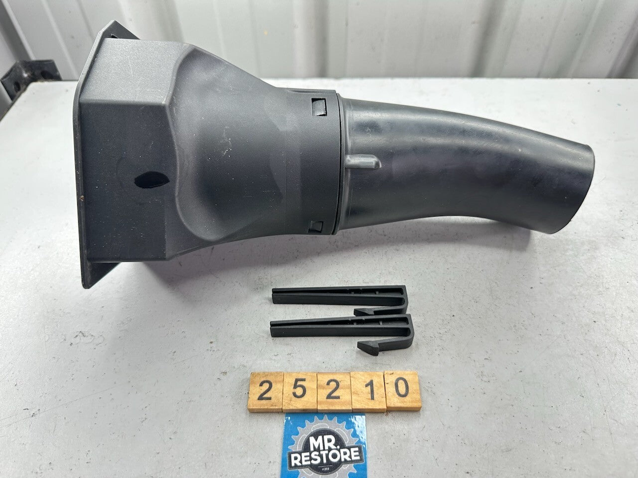 BMW K1300R Intake Manifold Air Duct & Latch Strikers 13717713424 13717672549