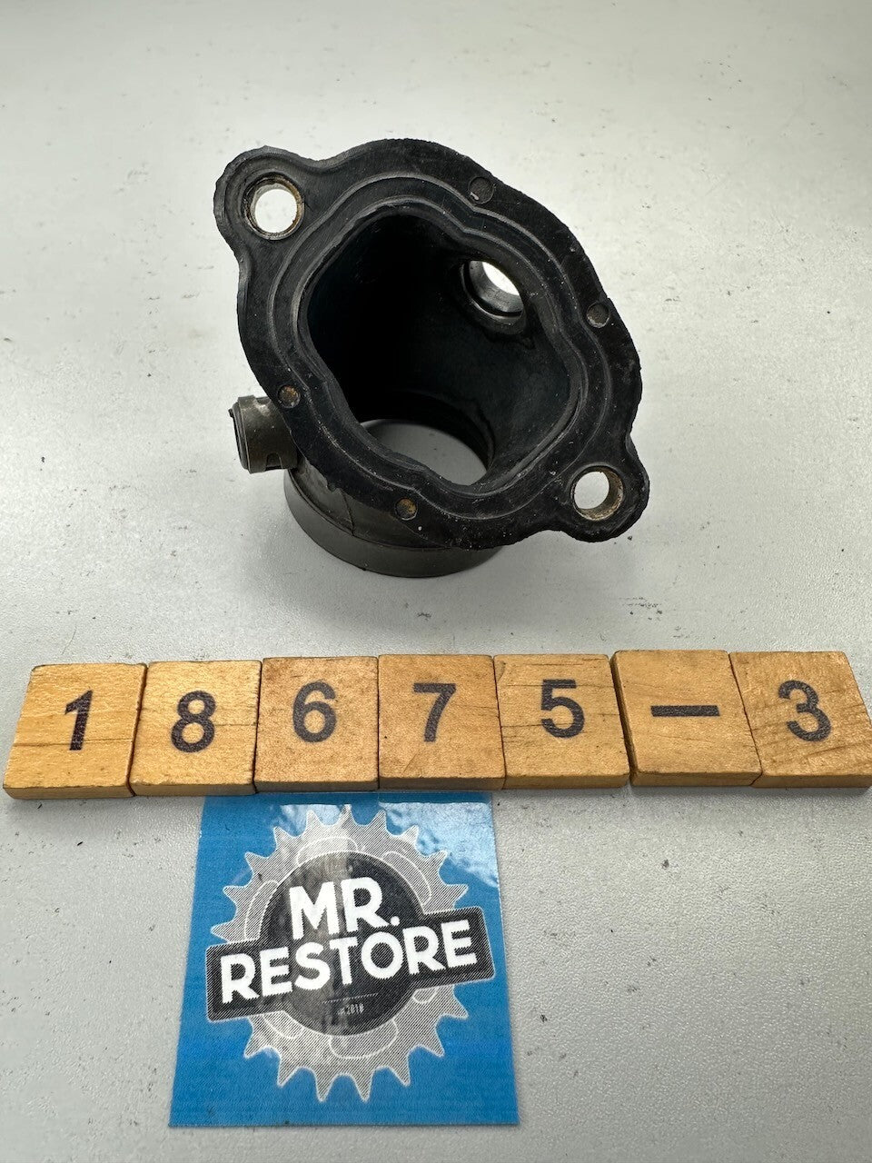 Kawasaki KR250A 1984-1986 Tandem Twin Intake Carb Holder Manifold 16065-1126
