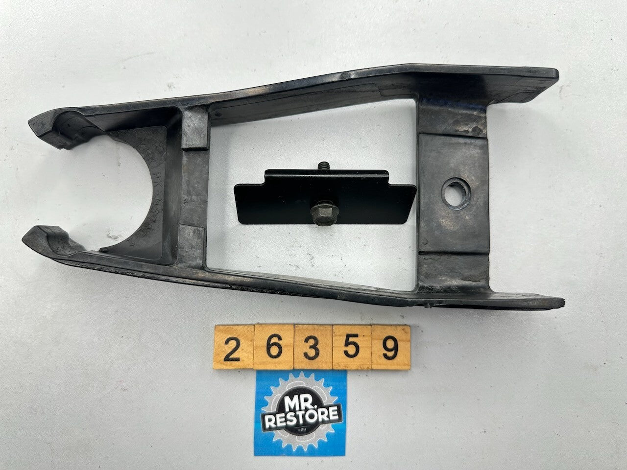 Yamaha XJR1300 XJR1200 Chain Guard Slider Seal & Clamp 4KG-22151  4KG-22151-00