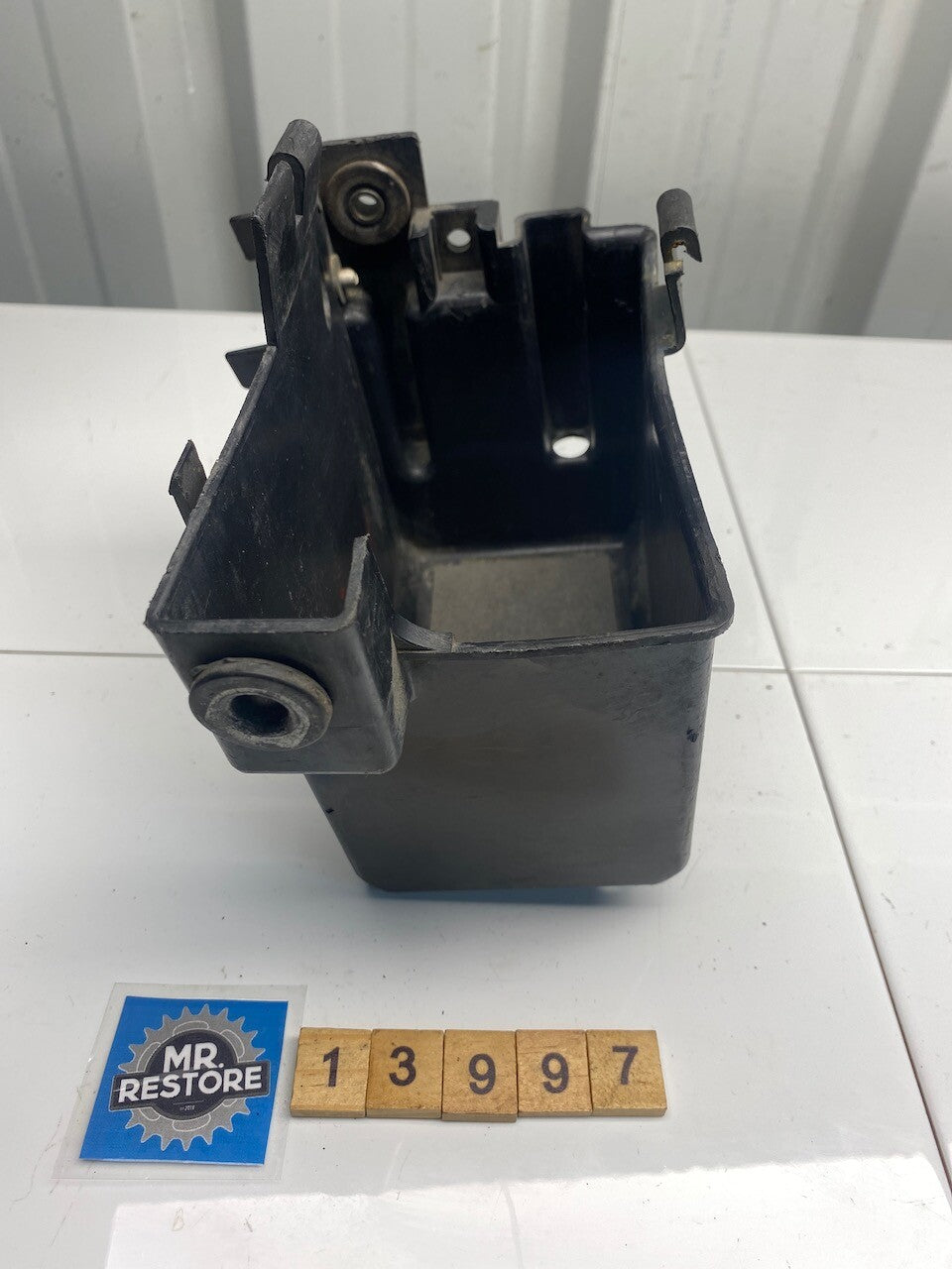 Yamaha FZR1000 1989-90 Battery Holder Box 3GM-21240