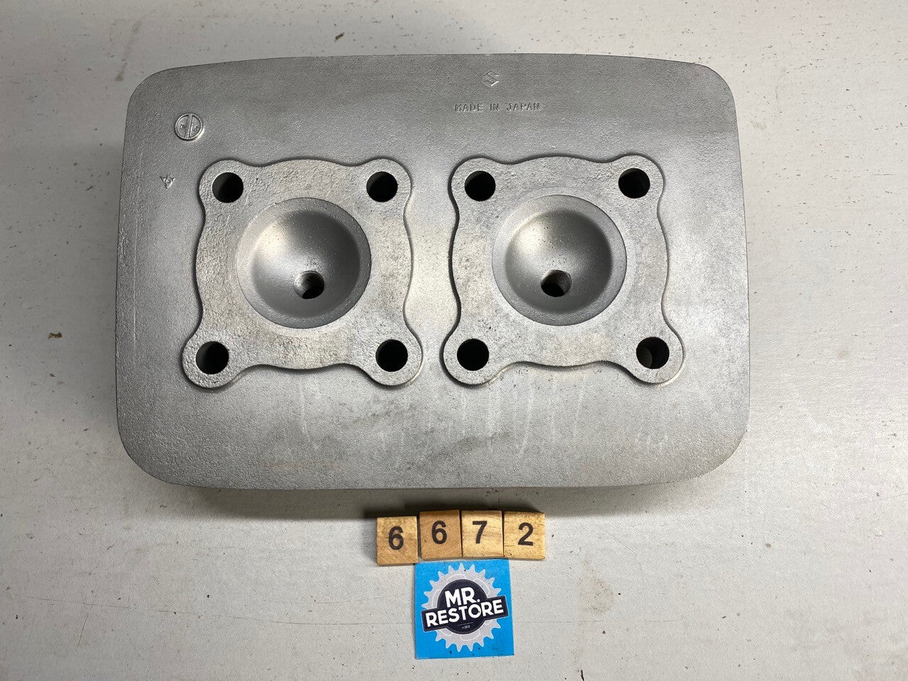 Suzuki GT250 A - 1973-1977 Cylinder Head - Vapour Blasted