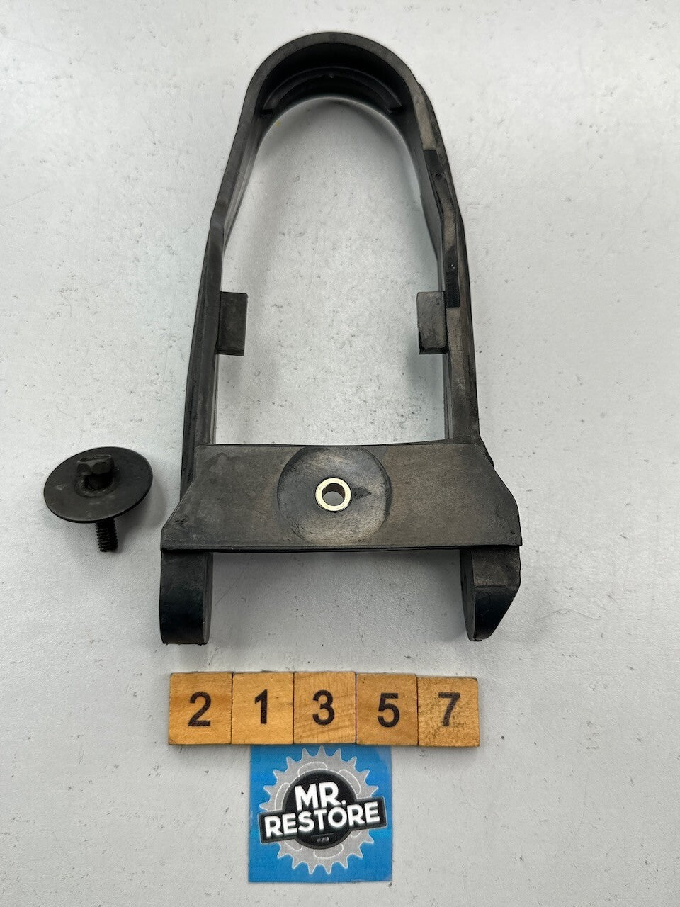Yamaha TZR250 11986-88 1KT 2MA OEM Chain Swingarm Protector Slider & Fixings