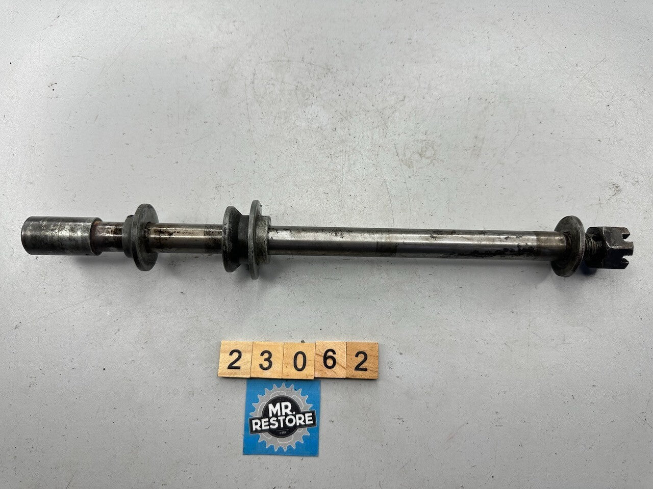 Suzuki GS650 Katana GS450 Rear Wheel Axle & Spacers 64711-34200