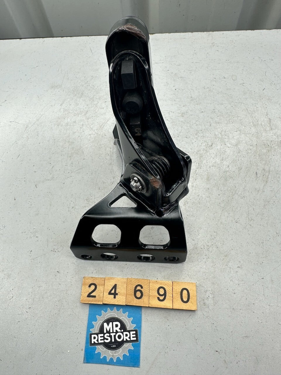 BMW G650GS F650GS Right Riders Foot Rest Peg & Bracket 46717650294  46717654664