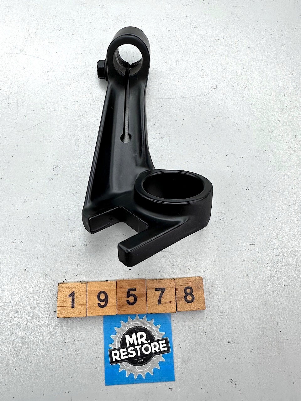 Kawasaki GPZ1100 "81/82" GPZ750 "82" L/H Handlebar Holder - Repainted 46012-1020