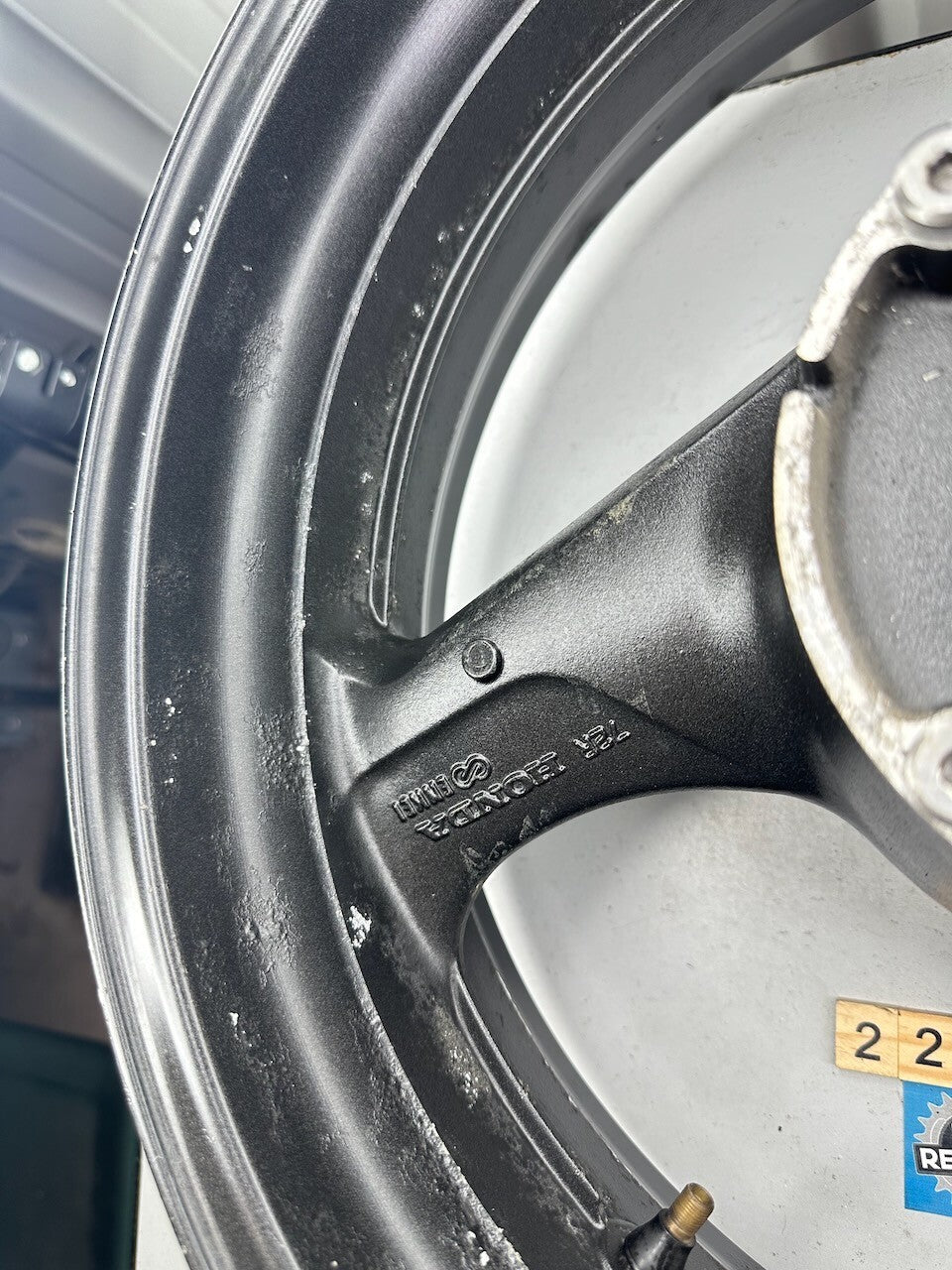 Honda VTR1000F 98-00 OEM Rear Wheel 17 x 5.50 (72R)