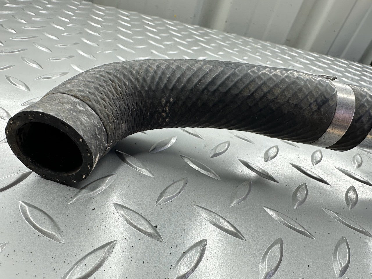 Kawasaki ZR250 Balius Water Hose Pipe 39192-1054