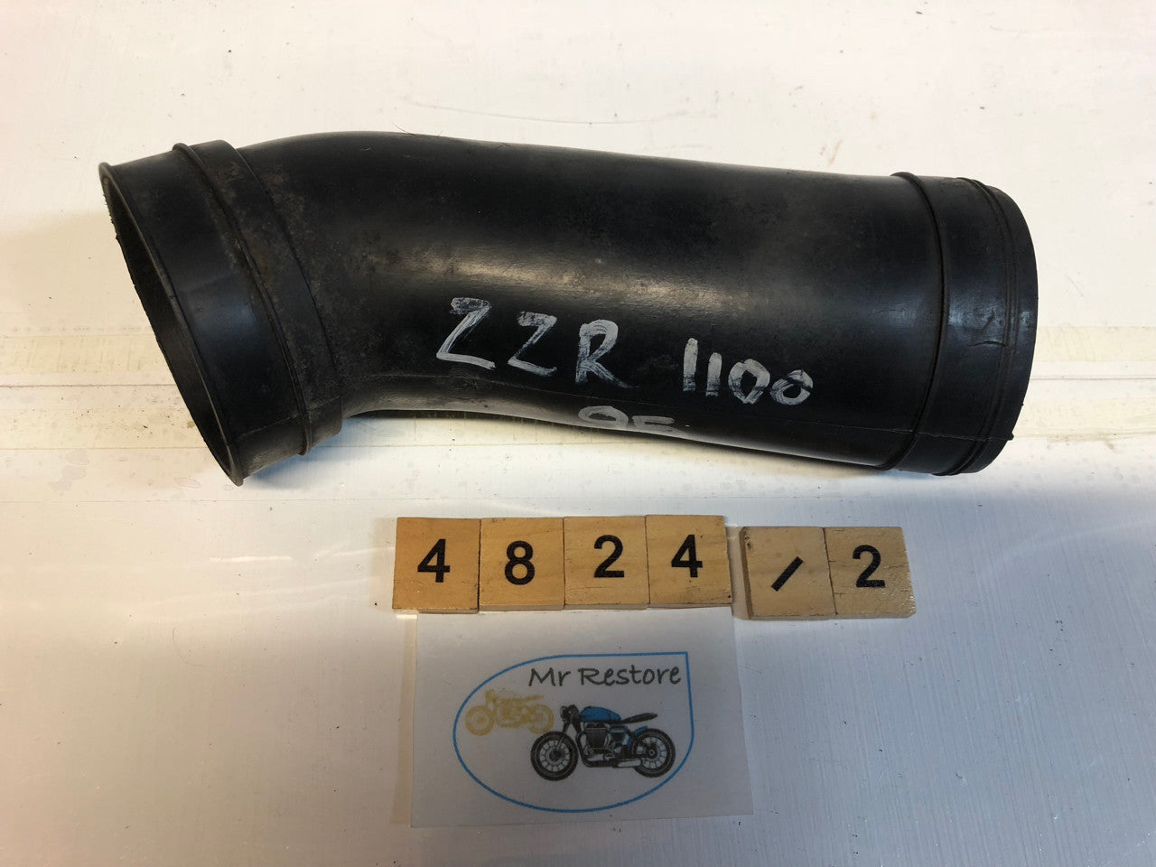 Kawasaki ZZR1100 ZX1100 Air Box Duct