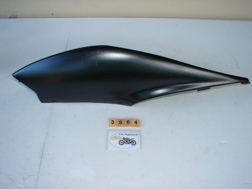 Suzuki GSXR750 GSXR600 Cover Seat Tail Right 45511-01H