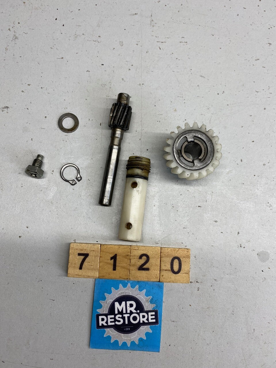 Suzuki GT200 X5 Tachometer Drive Assy