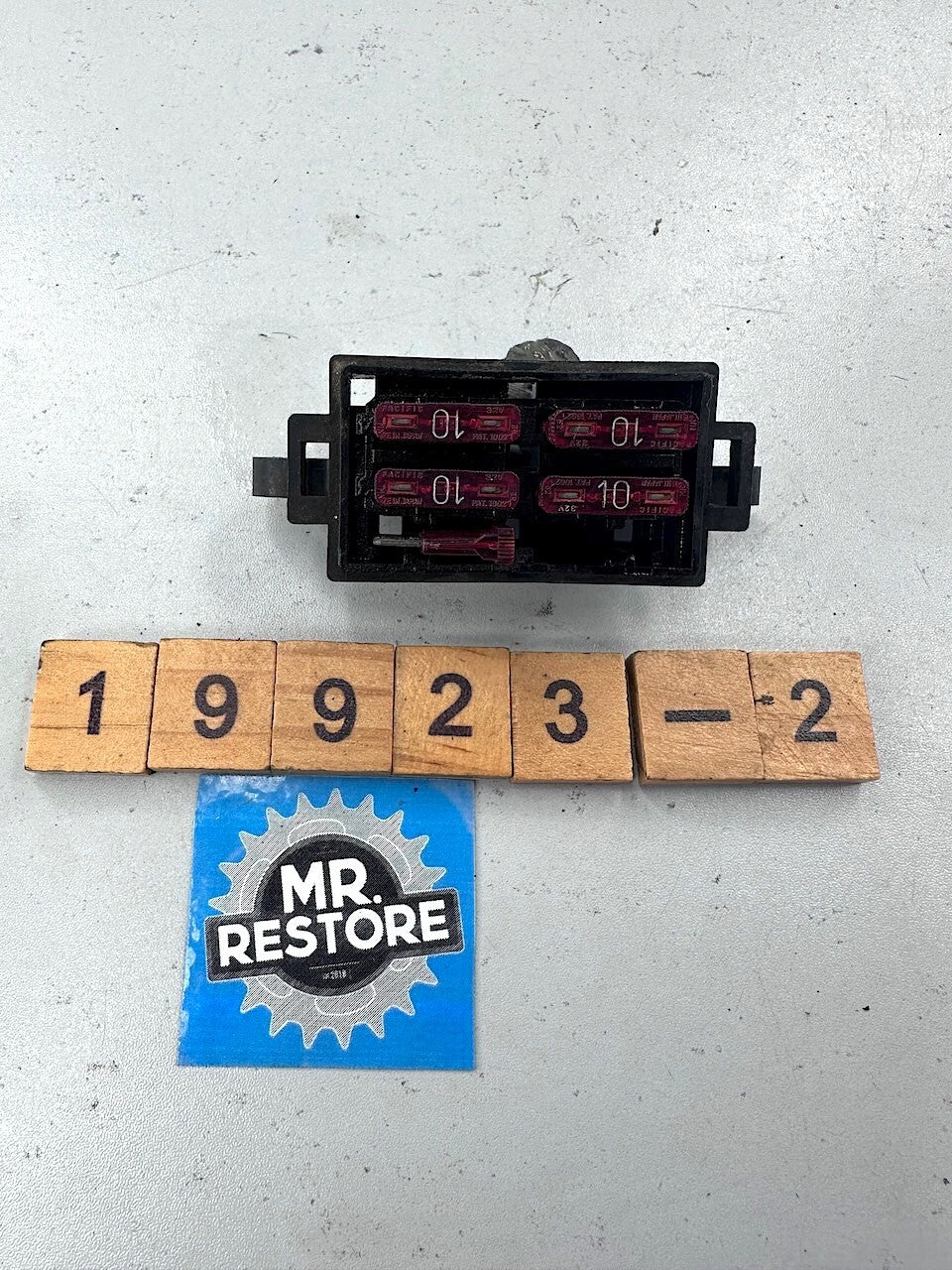 Suzuki GSX1100 GSX750 VX800 GSX250 Across - Fuse Box 36740-34C01