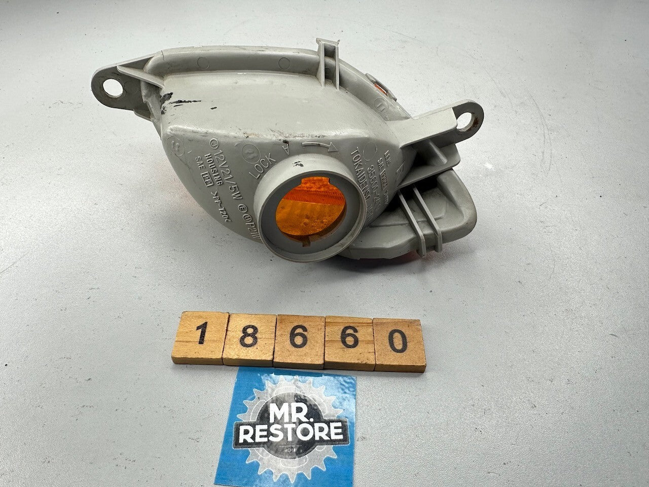 Suzuki GSXR1300R Hayabusa 1999-07 R/H OEM Turn Signal Lens 35601-24F00-000