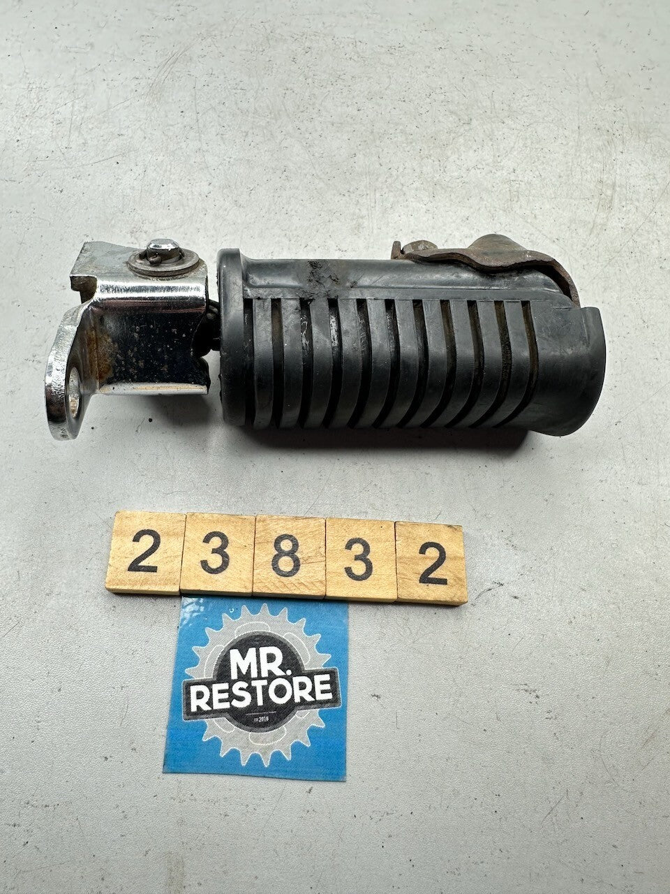 Honda CB750 '79-82' Left Footrest Peg & Rubber 50630-438