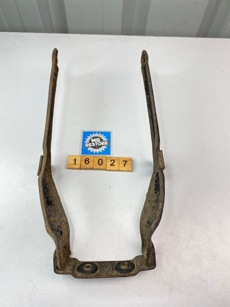 Suzuki GS1000 GS850 GSX1100 GSX750 Rear Fender Mudguard Stay Bracket 63120-49000