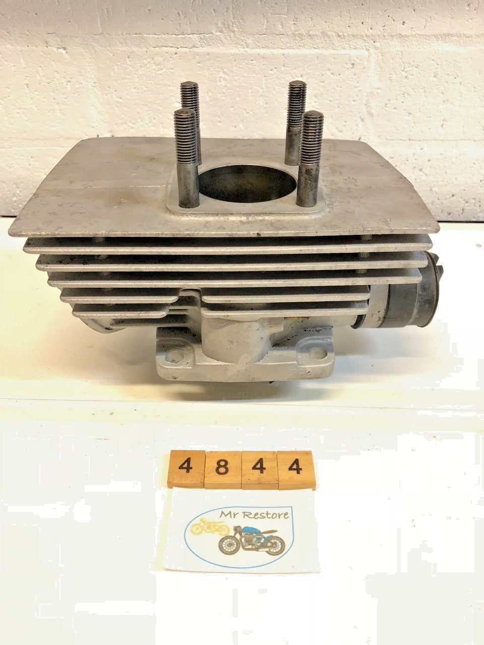 Suzuki GT380 R/H Cylinder on original 54mm - Bead Blasted