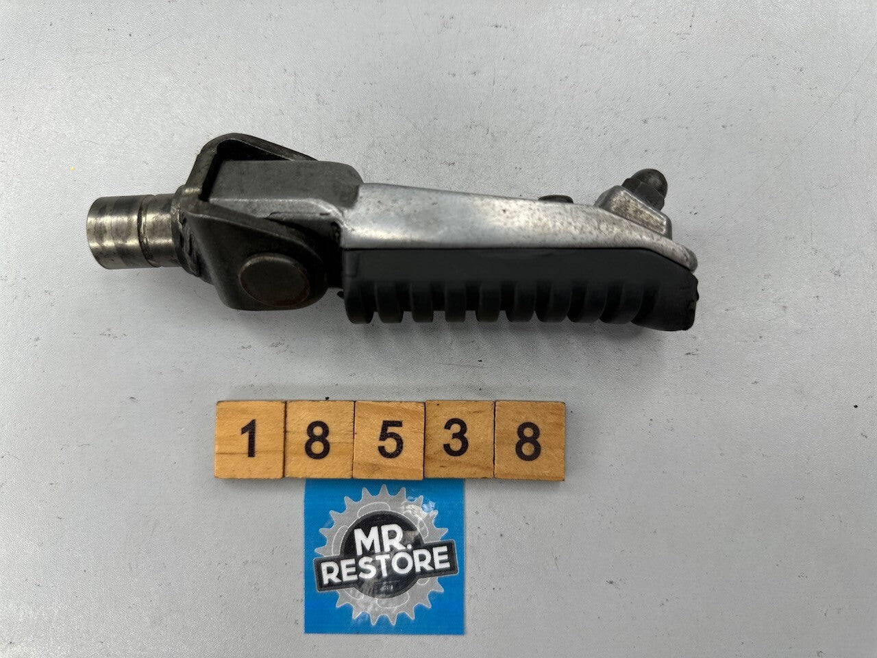 Kawasaki Z1000 ZR1000 Z750 ZR750 ZX 1200 900 600 R/H Footrest Peg 34028-1429