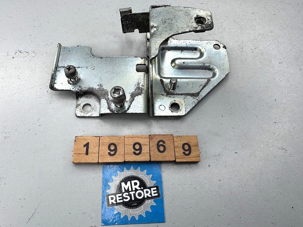 Yamaha V90 T Electrics Panel Plate Bracket Holder