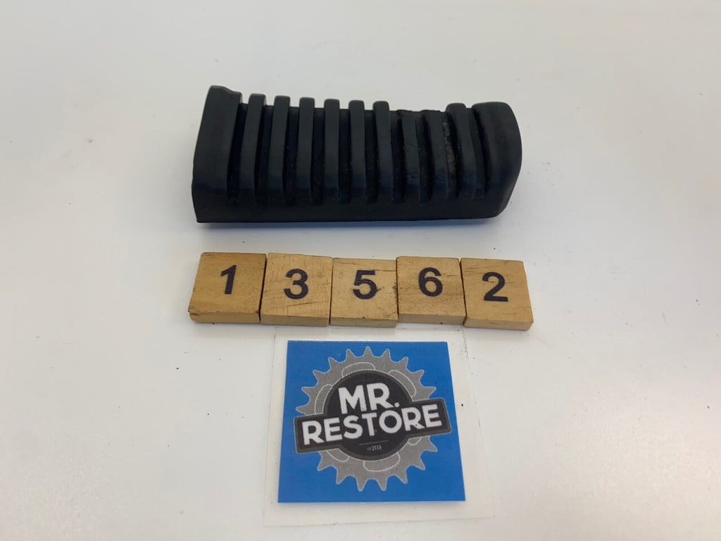 Kawasaki GPZ900R etc. Front Riders Foot rest Rubber OEM 34028-1118