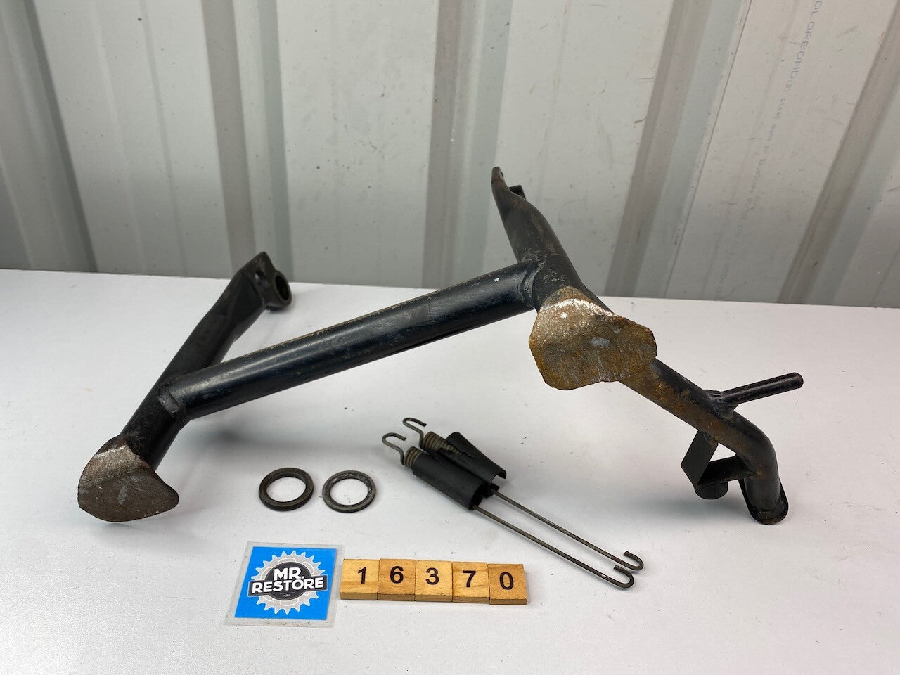 BMW R1100 R850 259 Centre Stand & Springs 46 52 2 330 623