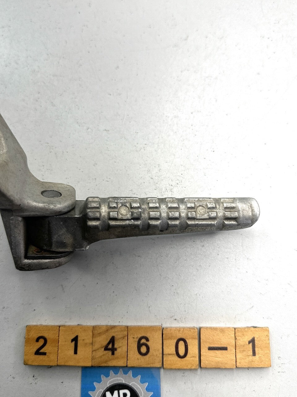 Yamaha TZR250 1KT 2MA Right Pillion Bracket & Footrest 1KT-2742L  1HX-27441