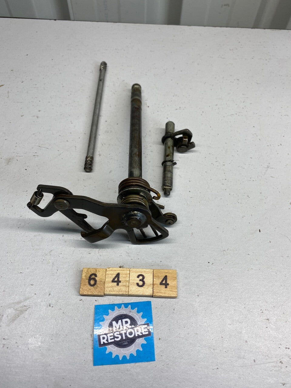 Yamaha XT225 Gear Selector Shaft & Parts