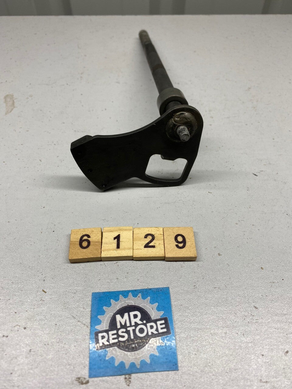 Suzuki RGV 250 Gear Selector 25510-22D01. (Splines like new)
