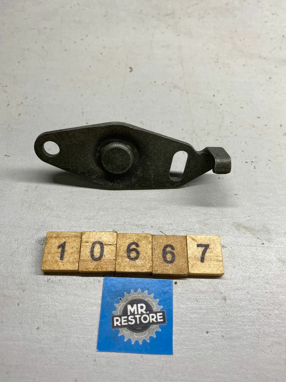 Yamaha RD350LC RD250LC YPVS RZ350 RZ250 FZ600 Shock Pulley Bracket 29L-22268
